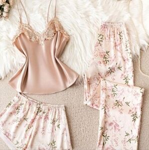 Womens (M) 3 PC Floral Pajama Set
